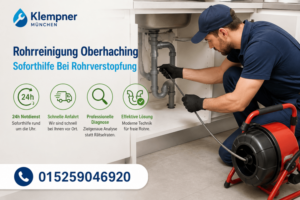 Professioneller Techniker bei der Rohrreinigung mit moderner Ausrüstung