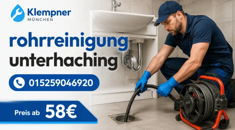 Professioneller Sanitärtechniker bei der Rohrreinigung mit Hochdruckgerät.